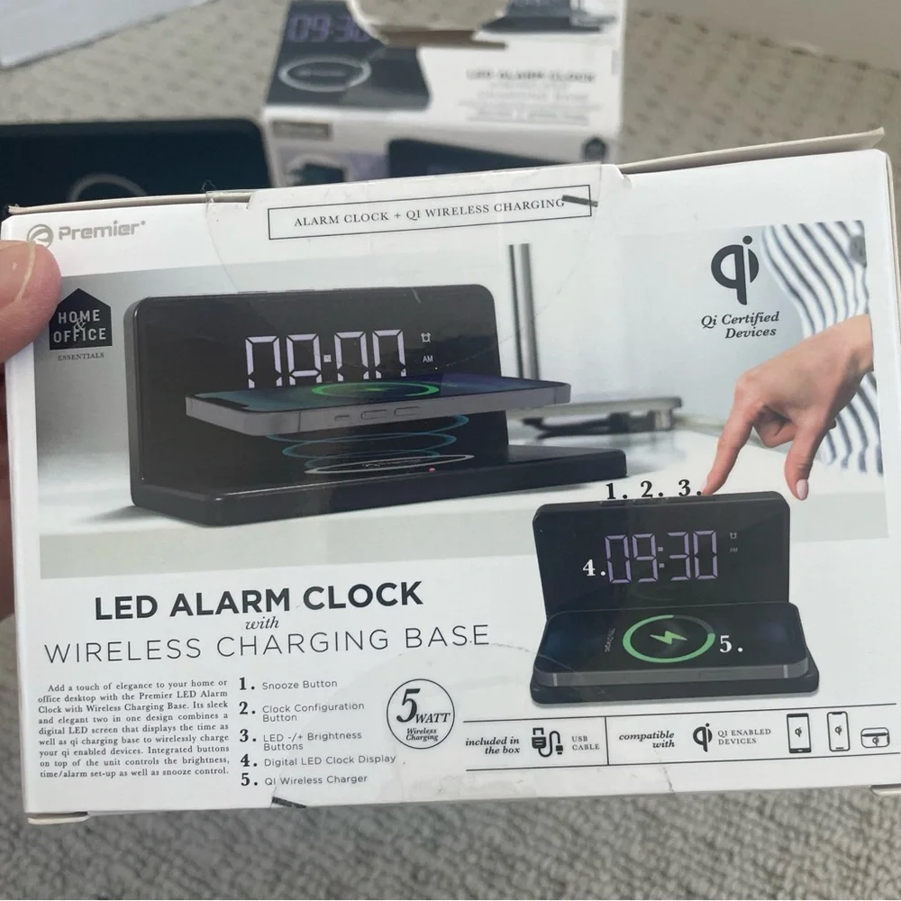 2 new LED alarm clock with wireless charging base
